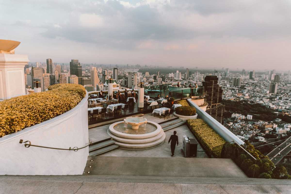 10 Stunning Rooftop Bars to Visit This Summer