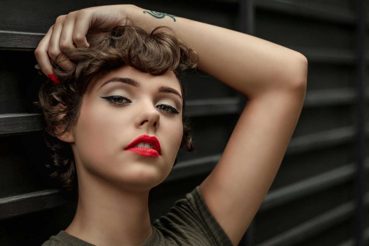 Draw a Perfect Cat Eye with Liquid Liner